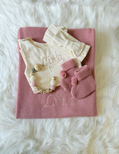 Lade das Bild in den Galerie-Viewer, Baby Erstlingsset rouge mit Füßlinge