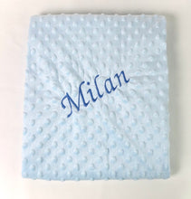 Lade das Bild in den Galerie-Viewer, Erstlingsset mit Namen und Schnullerkette blau Babyset Junge