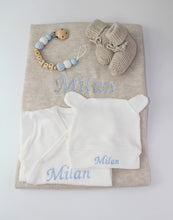 Lade das Bild in den Galerie-Viewer, Babyset Erstlingsset natur babyblau mit Schühchen