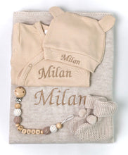 Lade das Bild in den Galerie-Viewer, Babyset Erstlingsset beige mit Schühchen