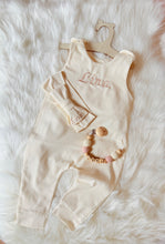 Lade das Bild in den Galerie-Viewer, Baby Erstlingsset rouge mit Füßlinge