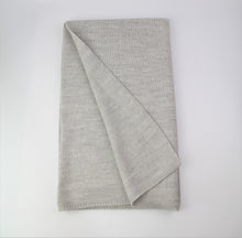 Lade das Bild in den Galerie-Viewer, Baby Erstlingsset light grey mit Füßlinge