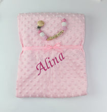Lade das Bild in den Galerie-Viewer, Baby Erstlingsset mit Namen und Schnullerkette rosa/weiß Mädchen
