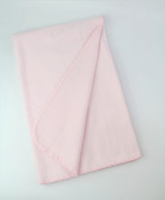 Lade das Bild in den Galerie-Viewer, Baby Erstlingsset mit Namen rosa Mädchen Wollfleece-Decke
